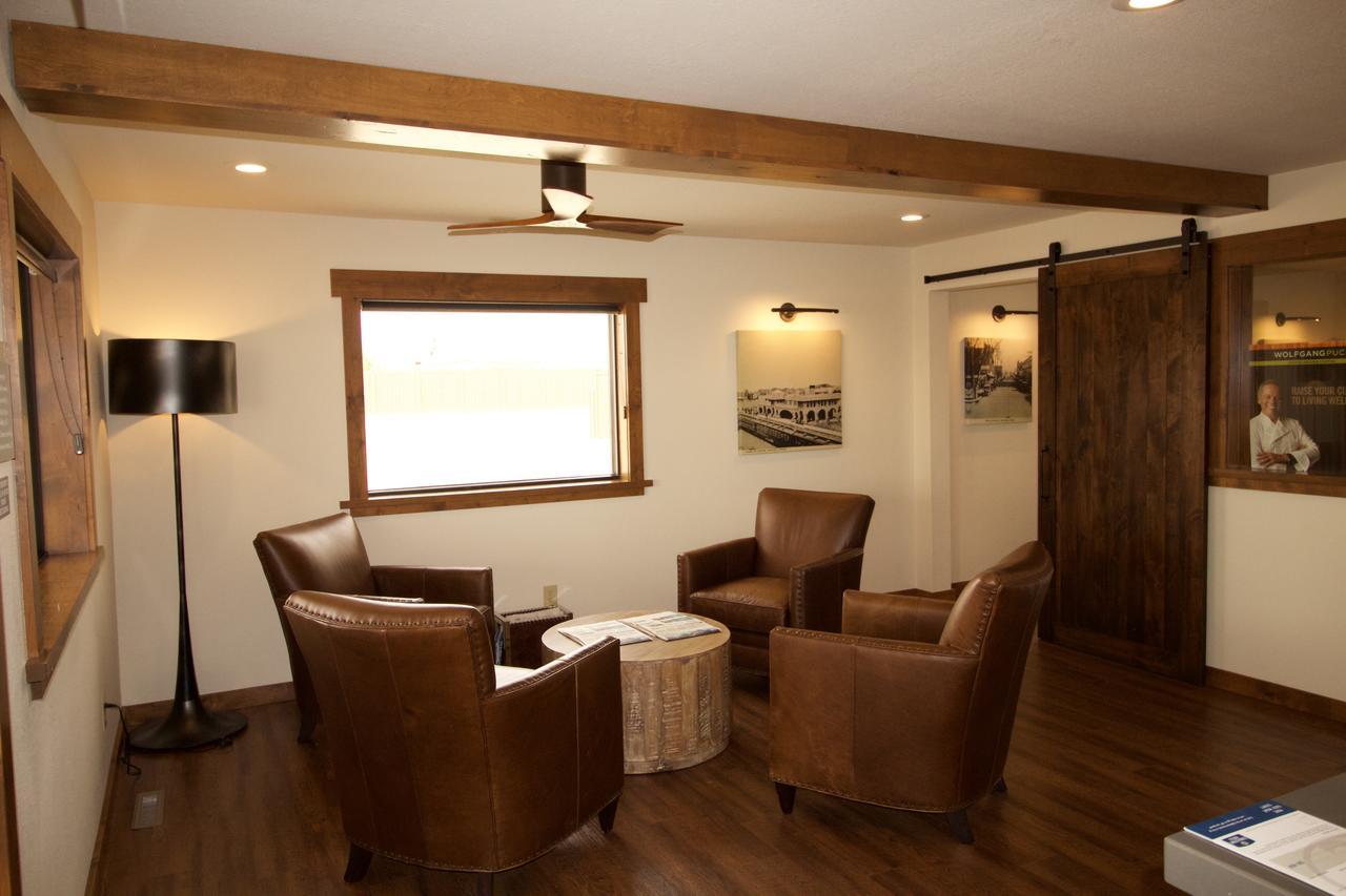 Boarders Inn & Suites By Cobblestone Hotels - Syracuse Экстерьер фото