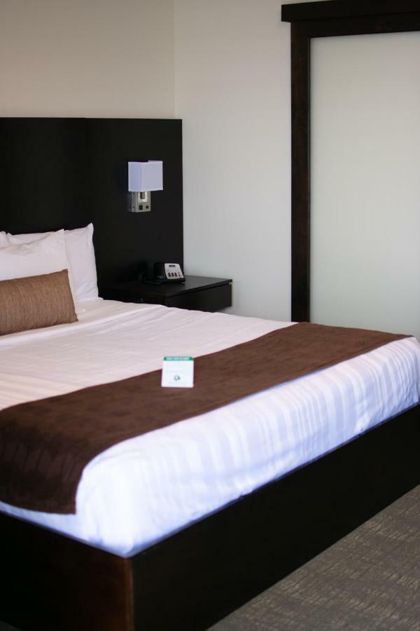 Boarders Inn & Suites By Cobblestone Hotels - Syracuse Экстерьер фото