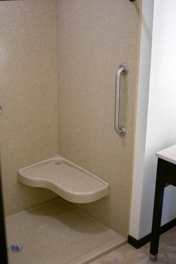 Boarders Inn & Suites By Cobblestone Hotels - Syracuse Экстерьер фото